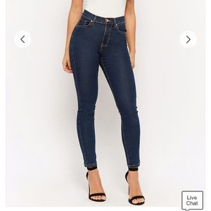 🖤 high waisted dark wash skinny jeans!